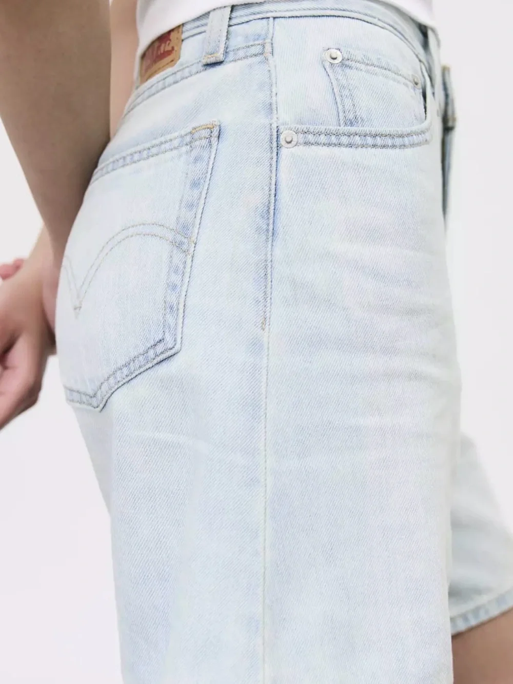 Levi’s HIGH RISE BAGGY LINEN+ DENIM LIGHTWEIGHT WOMEN'S SHORTS